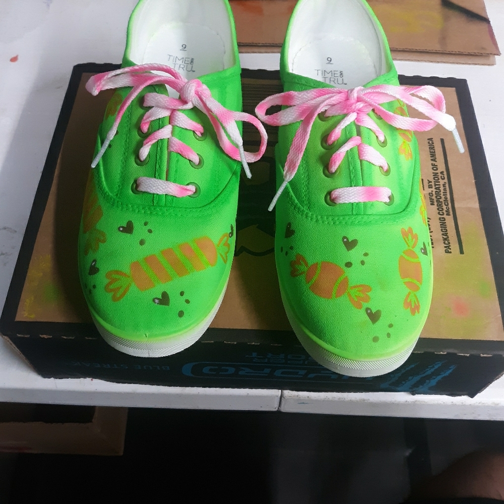 Womens custom airbrush shoe size 9